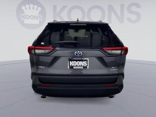 2022 Toyota RAV4 Hybrid XLE