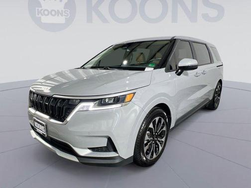 2024 Kia Carnival EX