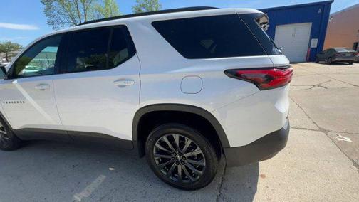 Summit White 2023 Chevrolet Traverse RS