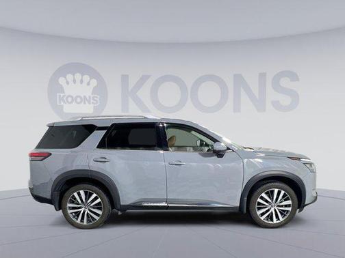 2022 Nissan Pathfinder Platinum 4WD