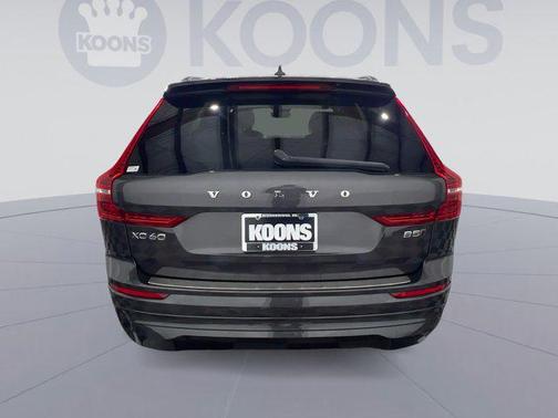 2022 Volvo XC60 B5 Momentum