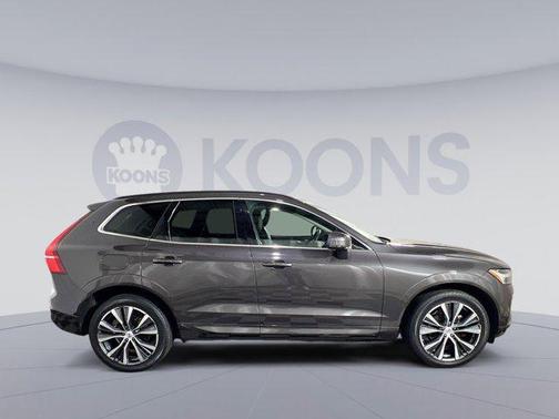 2022 Volvo XC60 B5 Momentum