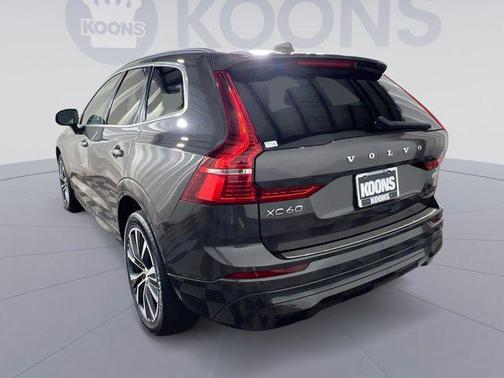 2022 Volvo XC60 B5 Momentum