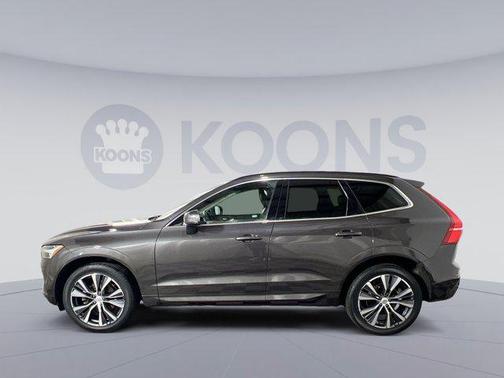 2022 Volvo XC60 B5 Momentum