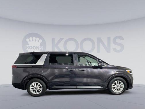 2023 Kia Carnival LX