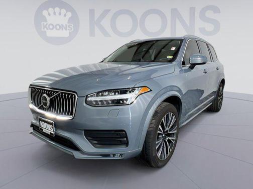 2022 Volvo XC90 T5 Momentum