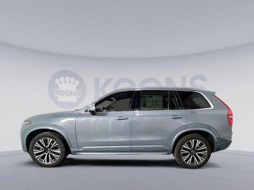 2022 Volvo XC90 T5 Momentum