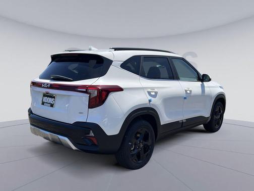 Snow White Pearl 2026 Kia Seltos EX