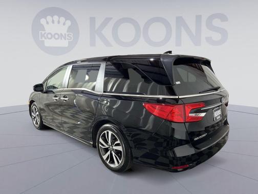 Crystal Black Pearl 2024 Honda Odyssey Touring