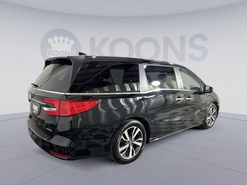 Crystal Black Pearl 2024 Honda Odyssey Touring