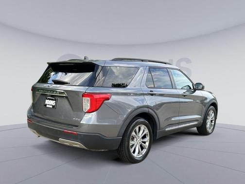 CARBONIZED GRAY METALLIC 2021 Ford Explorer XLT