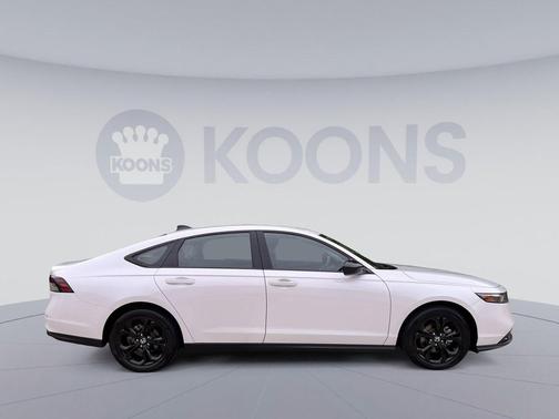 Platinum White Pearl 2025 Honda Accord SE