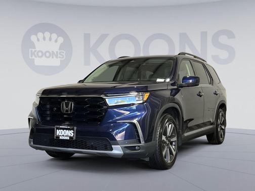 Obsidian Blue Pearl 2023 Honda Pilot Touring 8-Passenger