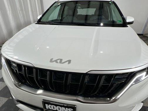 2024 Kia Carnival LX