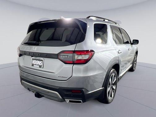 2025 Honda Pilot Touring 8-Passenger