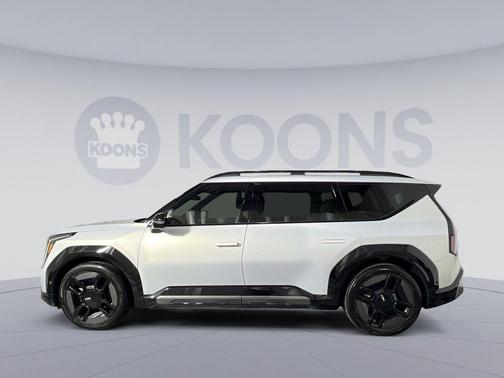 Ivory Silver Matte 2024 Kia EV9 GT-Line
