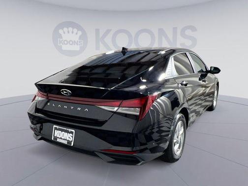 2023 Hyundai ELANTRA SE