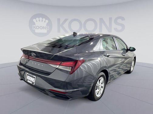 2023 Hyundai ELANTRA SE