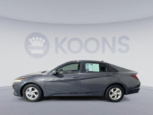 2023 Hyundai ELANTRA SE