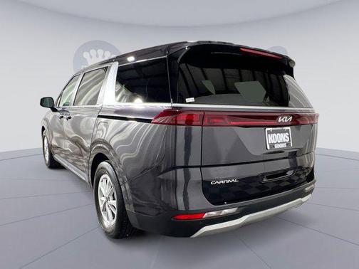 2024 Kia Carnival LX