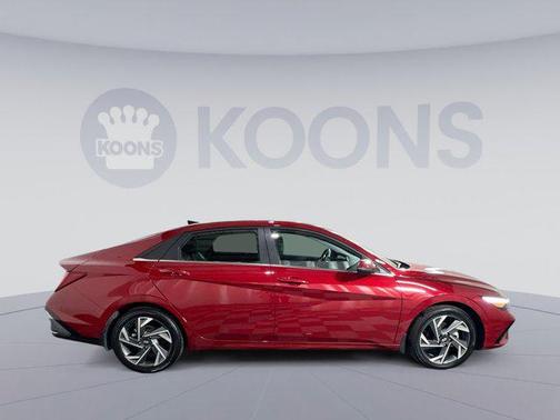 2024 Hyundai ELANTRA Limited