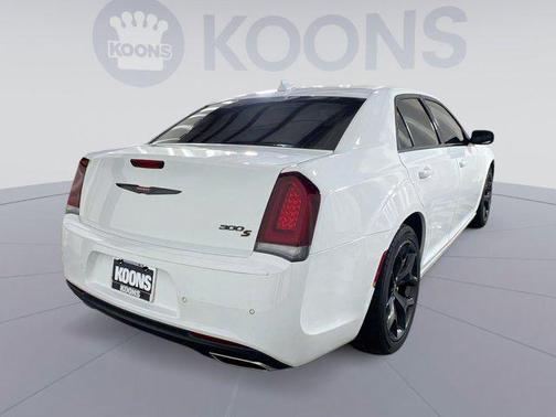 2022 Chrysler 300 S