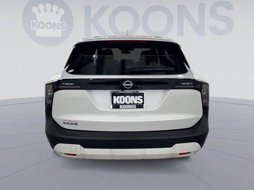 2025 Nissan Kicks SV