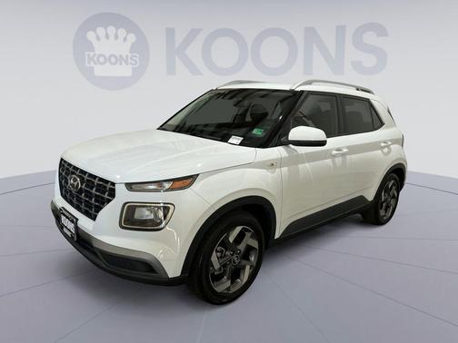 Ceramic White 2022 Hyundai VENUE SEL
