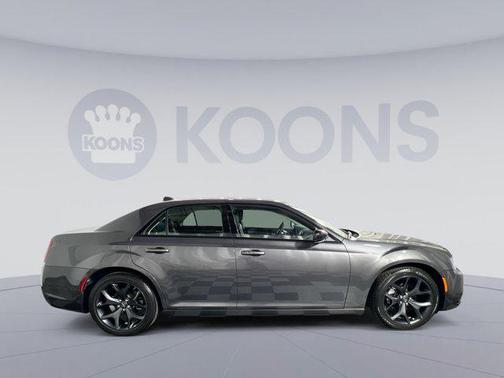 2023 Chrysler 300 Touring
