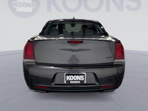 2023 Chrysler 300 Touring