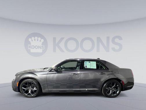 2023 Chrysler 300 Touring