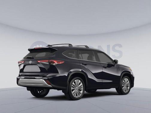 Midnight Black Metallic 2023 Toyota Highlander Platinum