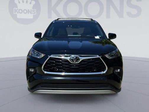 Midnight Black Metallic 2023 Toyota Highlander Platinum
