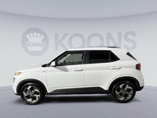 Lunar White 2024 Hyundai VENUE SEL