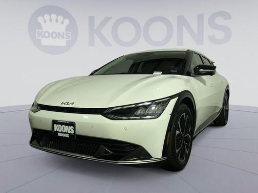 Snow White Pearl 2023 Kia EV6 Wind