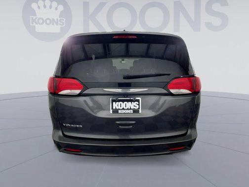 2021 Chrysler Voyager LXI