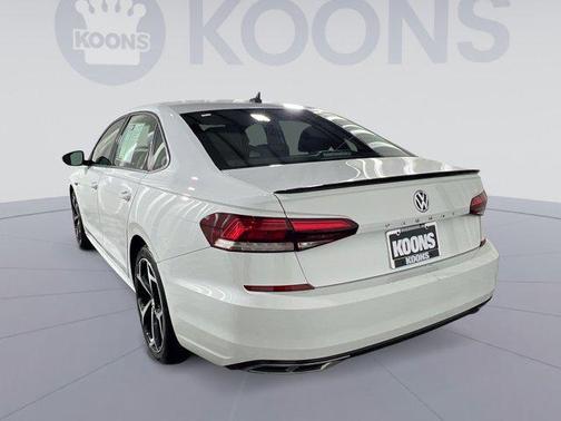 2022 Volkswagen Passat 2.0T R-Line