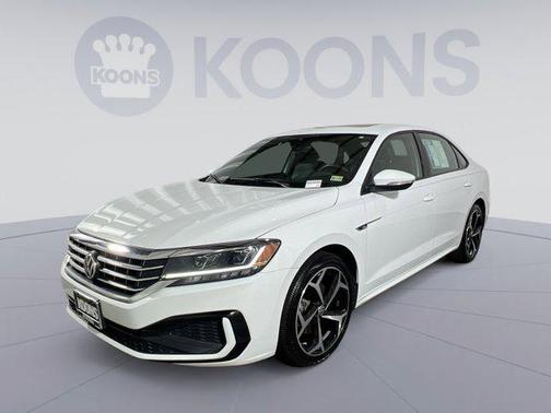 2022 Volkswagen Passat 2.0T R-Line