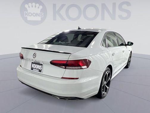2022 Volkswagen Passat 2.0T R-Line