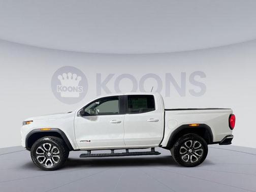 Summit White 2024 GMC Canyon AT4