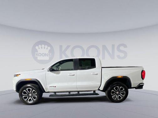 Summit White 2024 GMC Canyon AT4