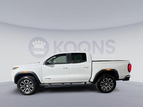 Summit White 2024 GMC Canyon AT4