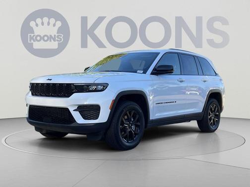 Bright White Clearcoat 2025 Jeep Grand Cherokee Altitude