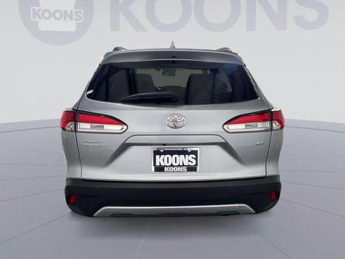 2024 Toyota Corolla Cross LE