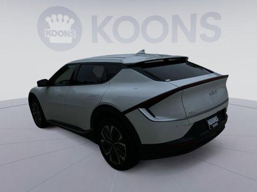 Snow White Pearl 2024 Kia EV6 Light Long Range