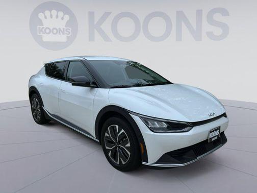 Snow White Pearl 2024 Kia EV6 Light Long Range