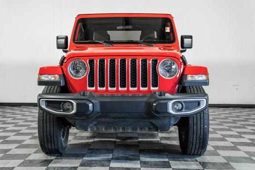 Photo 2 of 32 of 2020 Jeep Gladiator Overland