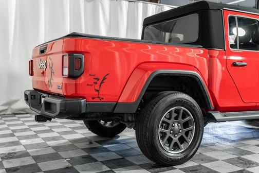 Photo 5 of 32 of 2020 Jeep Gladiator Overland