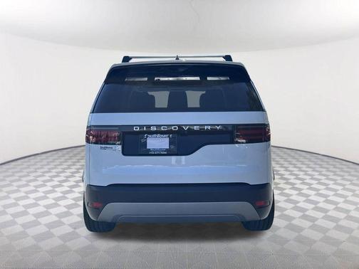 Fuji White 2025 Land Rover Discovery P300 S