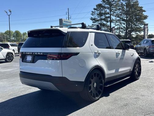 Fuji White 2025 Land Rover Discovery P300 S